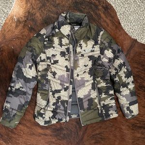 Women’s Camo Kuiu Down Jacket